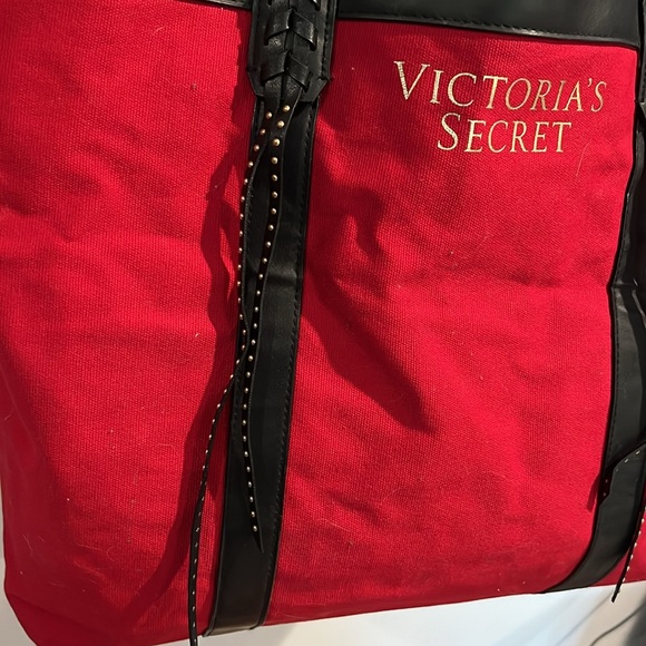 VICTORIAS SECRET LARGE RED OPEN TOTE FRINGES - Picture 6 of 13